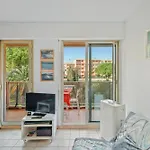 Апартаменты In With Swimming Pool And Balcony