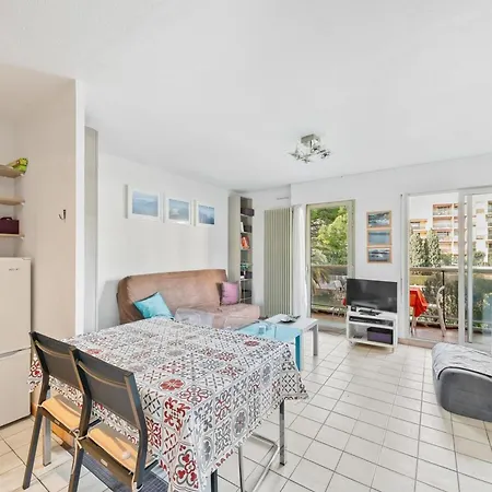 Apartment In With Swimming Pool And Balcony