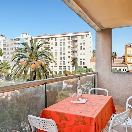 In With Swimming Pool And Balcony Hyeres