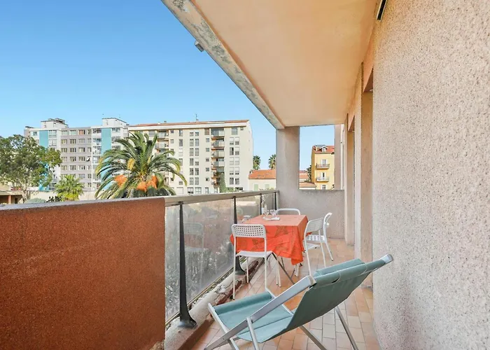 In With Swimming Pool And Balcony Apartment *