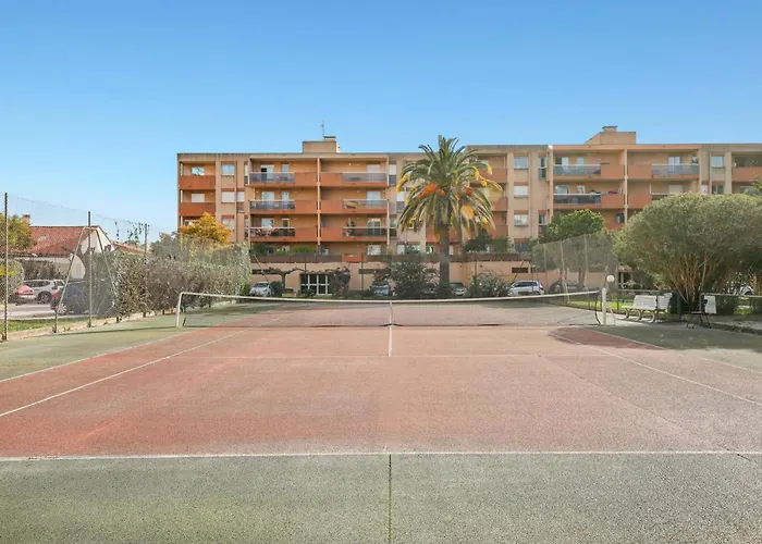 Apartment In With Swimming Pool And Balcony