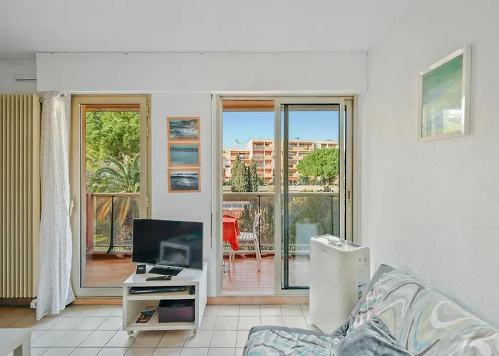 Apartment In With Swimming Pool And Balcony