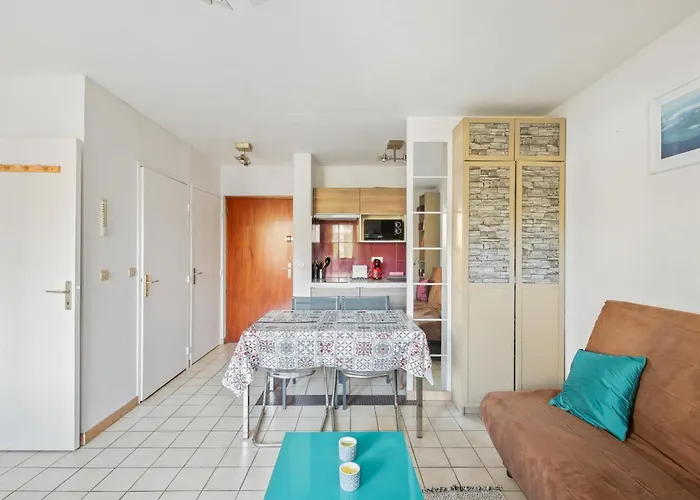 In With Swimming Pool And Balcony *